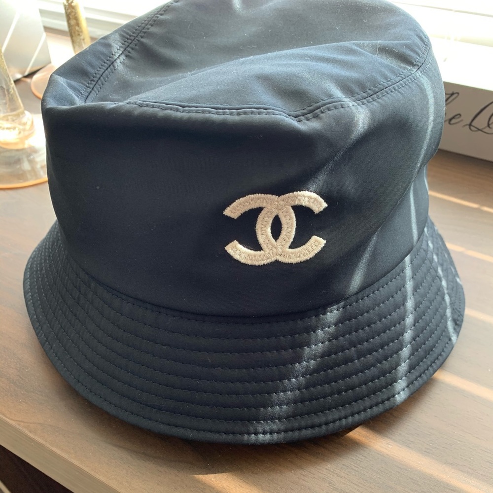 Chanel bucket hat in black - brand new